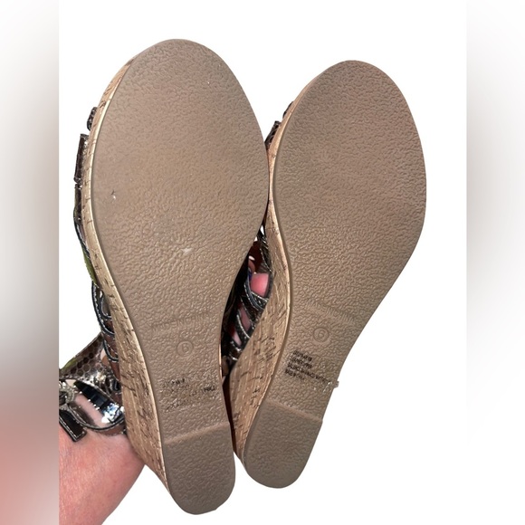 Kelly & Katie - Pewter strappy wedge sandals - size 6 - Picture 6 of 7